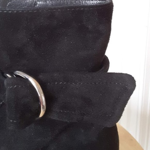 Gianvito Rossi Black Suede Belted Ankle Bootie - Picture 7 of 7